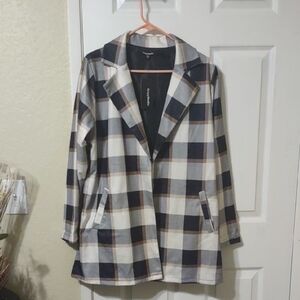 Stylish Women's Plaid Blazer - Navy and Cream